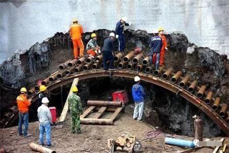 巴彦淖尔隧道钢花管支护案例